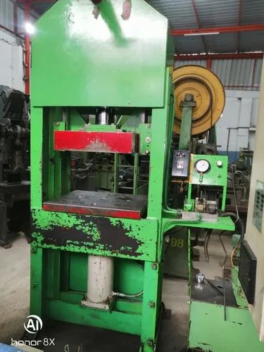 Old & Used Hydraulic Press Machine Old & Used Hydraulic Press Machine