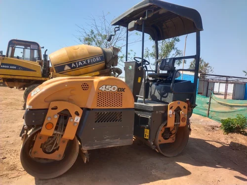 Case 450DX Tandem Vibratory Compactor Hiring Services Case 450DX Tandem Vibratory Compactor Hiring Services