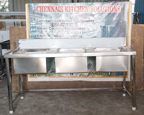 Silver Stainless Steel Three Sink Wash Unit Silver Stainless Steel Three Sink Wash Unit